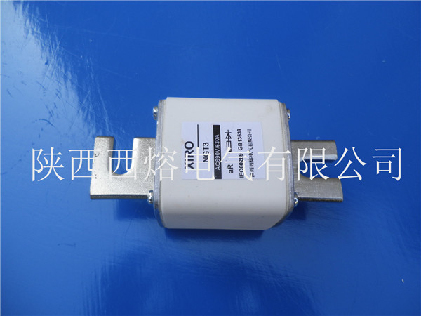 NGT/NGTC料方型母線式熔斷器 NGT/NGTC料方型母線式熔斷器